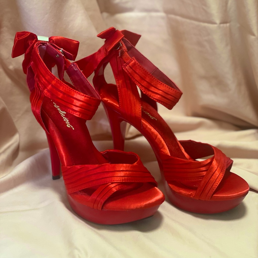 Pleaser Fabulicious Cocktail-568 in Red